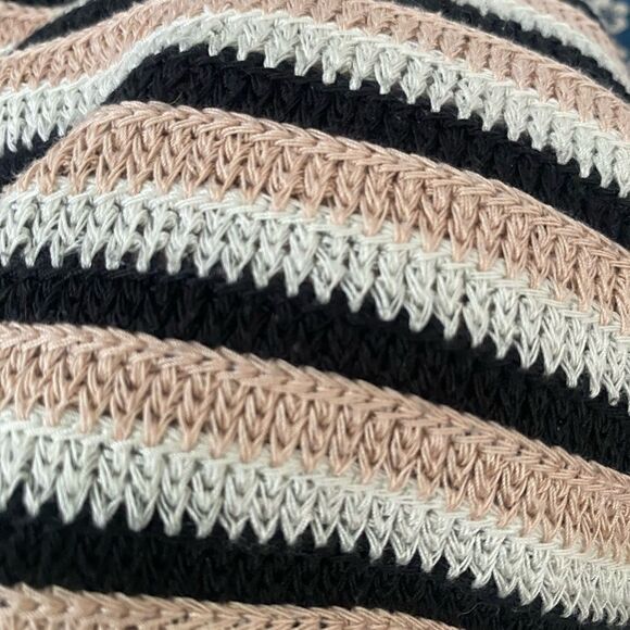 Plus size 2X bikini top with pink, beige & black crocheted knit front. Adj strap - Picture 7 of 12